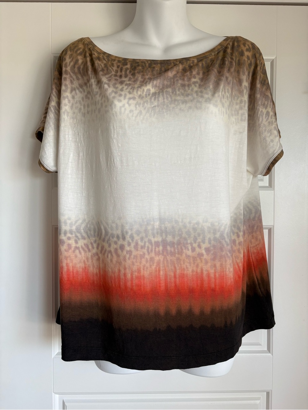 St John Ombre Leopard Print Short Sleeve Top in Red, Brown and Black